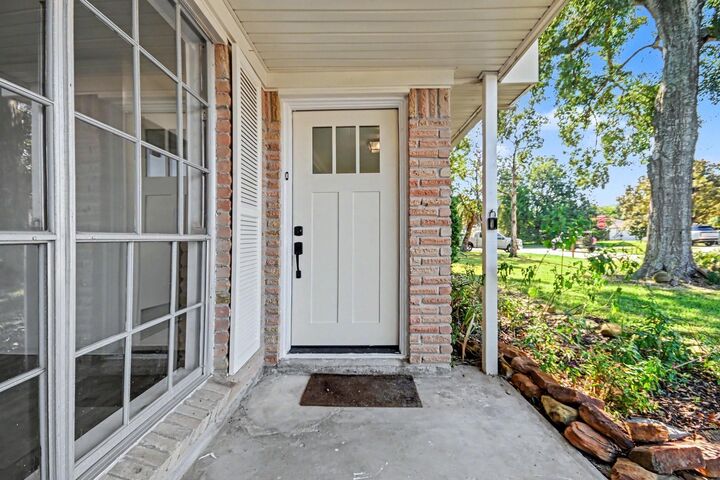 Property Photo: 415 Morningside Drive TX 77546
