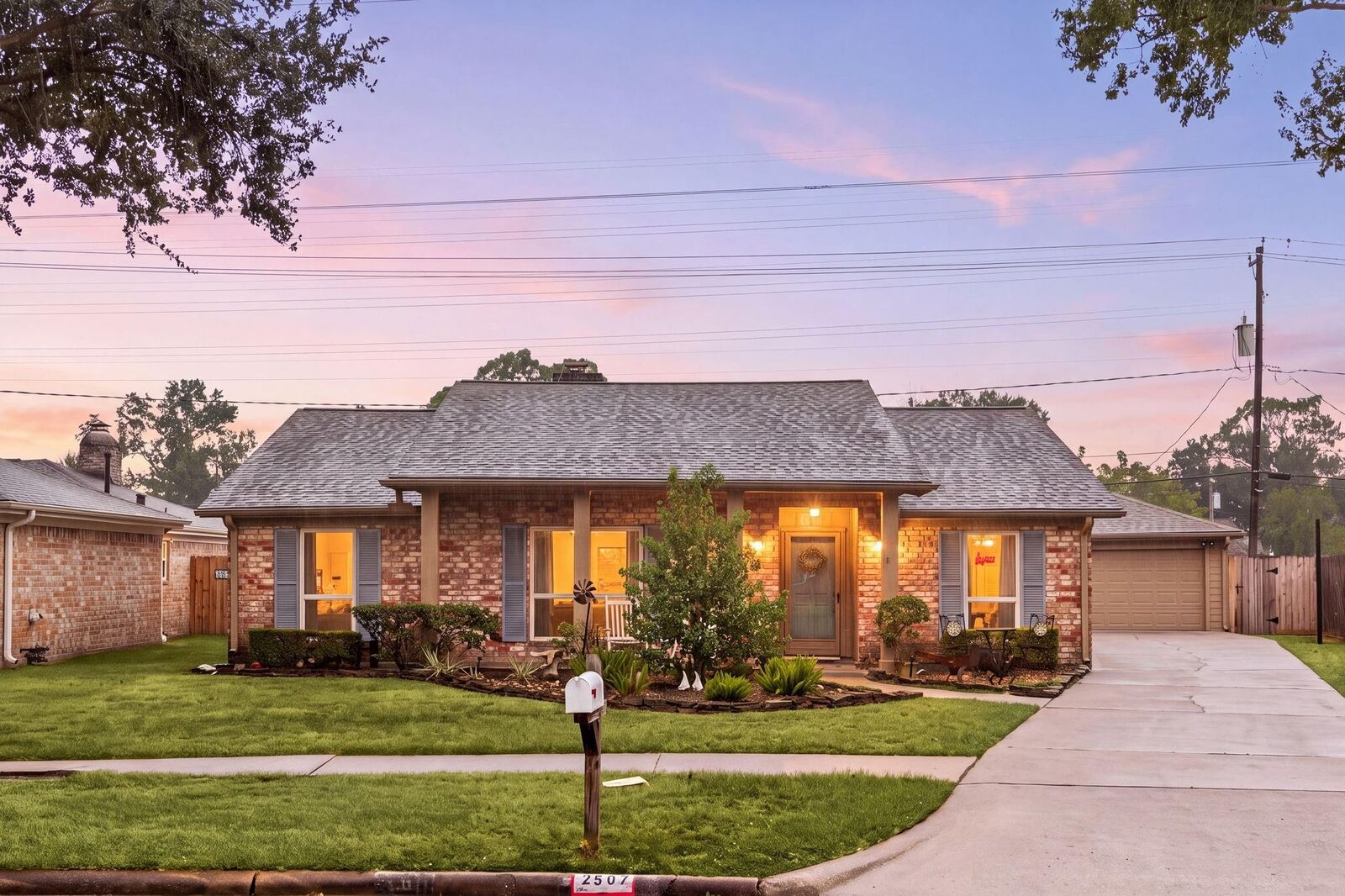 Property Photo:  2507 Kevin Lane  TX 77043 