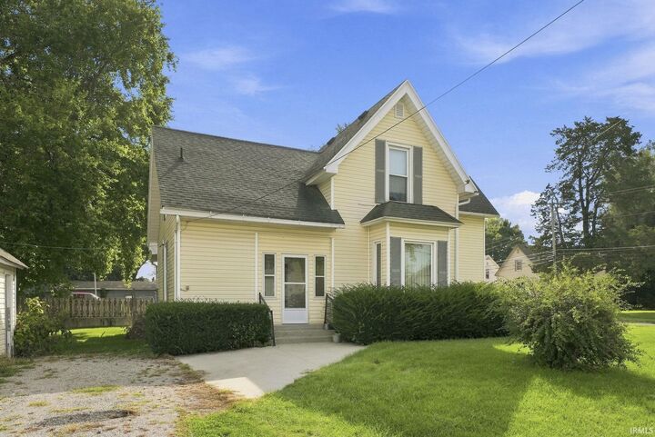 Property Photo:  1103 Summit Street  IN 46774-1459 