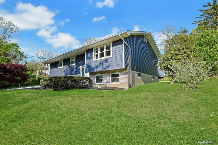 Property Photo:  7 Bryant Road  NY 10512 