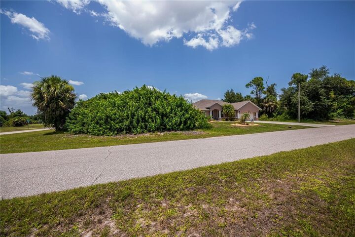 Property Photo:  121 Red Cedar Park  FL 33947 