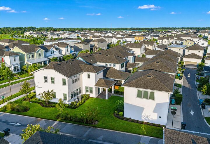 Property Photo:  10133 Peebles Street  FL 32827 