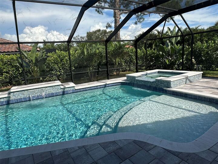 Property Photo:  464 Yacht Harbor Drive  FL 34229 