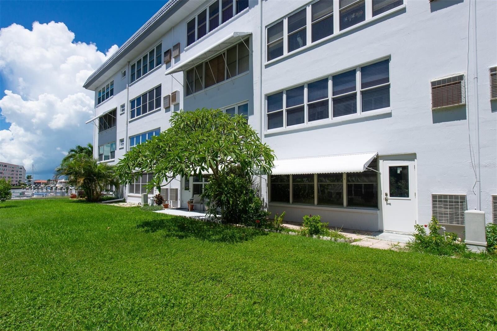 Property Photo: 3018 59th Street S 111 FL 33707