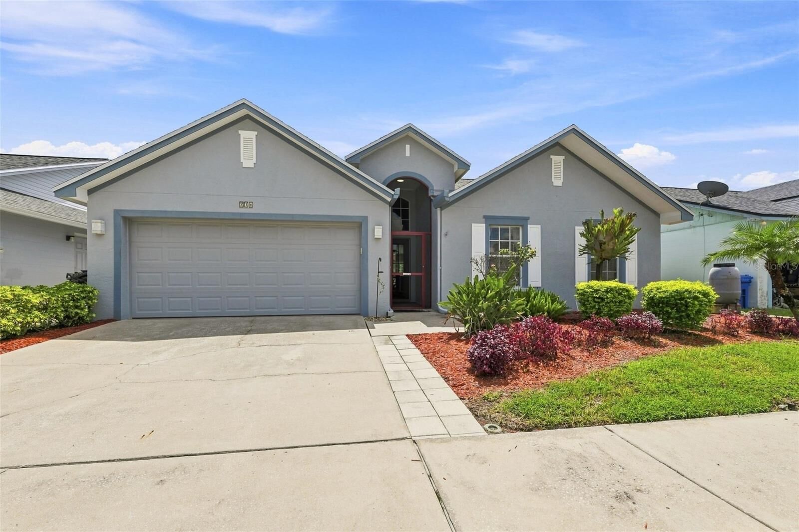 Property Photo:  216 Lookout Drive  FL 33572 