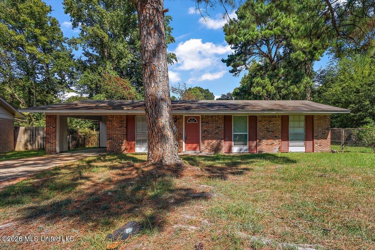 Property Photo: 173 Grover Cleveland Circle MS 39213