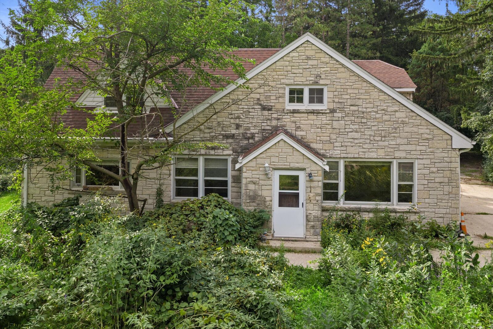 Property Photo: 4995 S Small Rd WI 53151