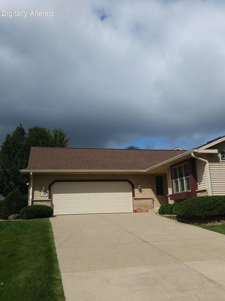 Property Photo:  N66w15400 Raven Way Dr  WI 53051 