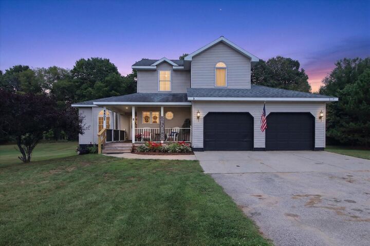 Property Photo:  4512 Traxton Drive  MI 49421 