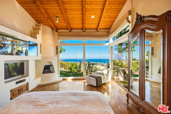 Property Photo:  3400 Coast View Drive  CA 90265 