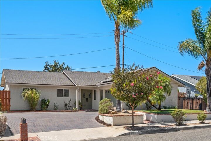 Property Photo:  789 Hudspeth Street  CA 93065 