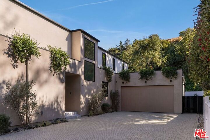 Property Photo:  8636 Edwin Drive  CA 90046 