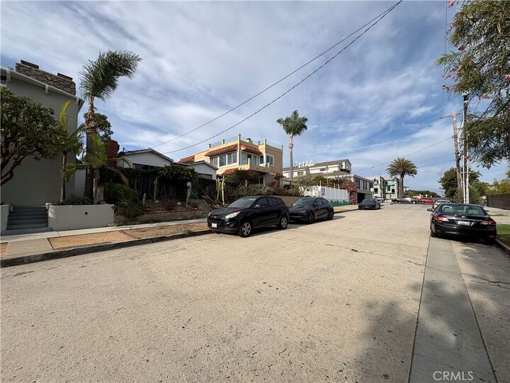 Property Photo:  735 Longfellow Avenue  CA 90254 