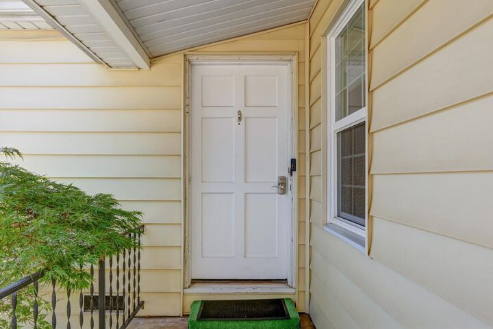 Property Photo:  2340 24th Avenue  CA 95822 