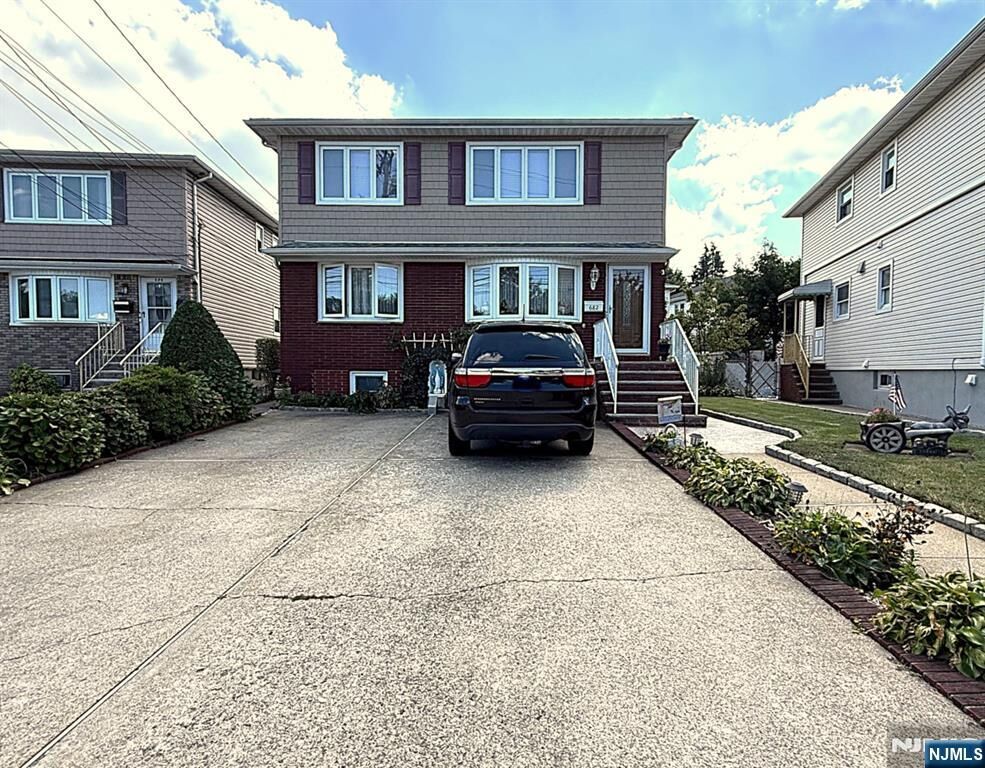 Property Photo:  682 Valley Brook Avenue 2  NJ 07071 