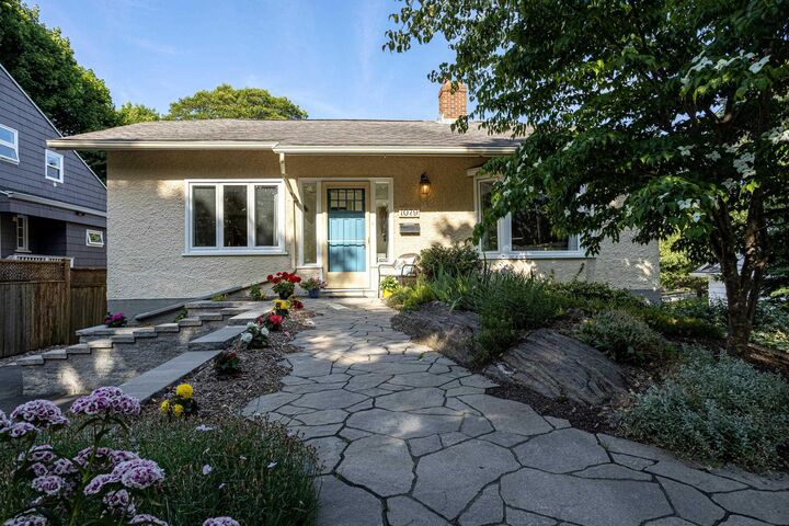 Property Photo:  1079 Bellevue Avenue  NS B3H 3M2 