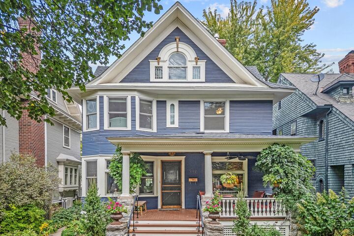 Property Photo:  997 Lincoln Avenue  MN 55105 