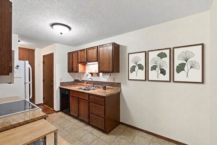 Property Photo: 135 Viking Drive E 309 MN 55117