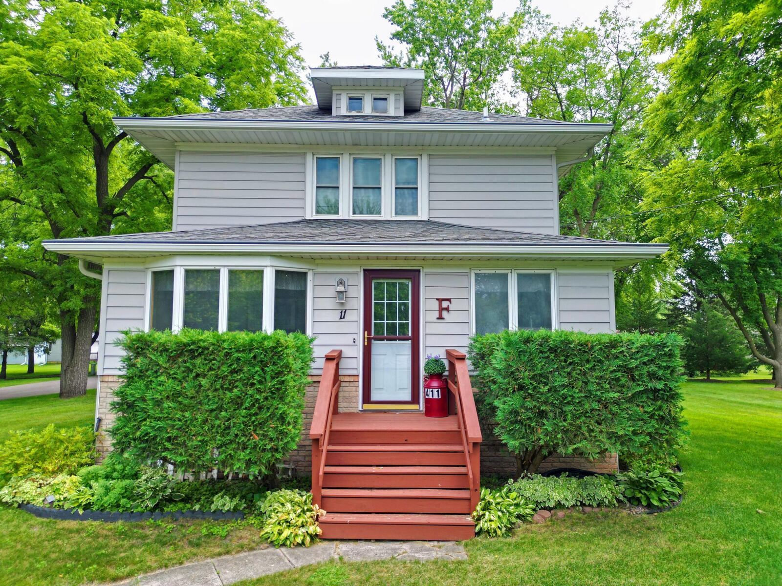 Property Photo: 411 7th Street E MN 55342