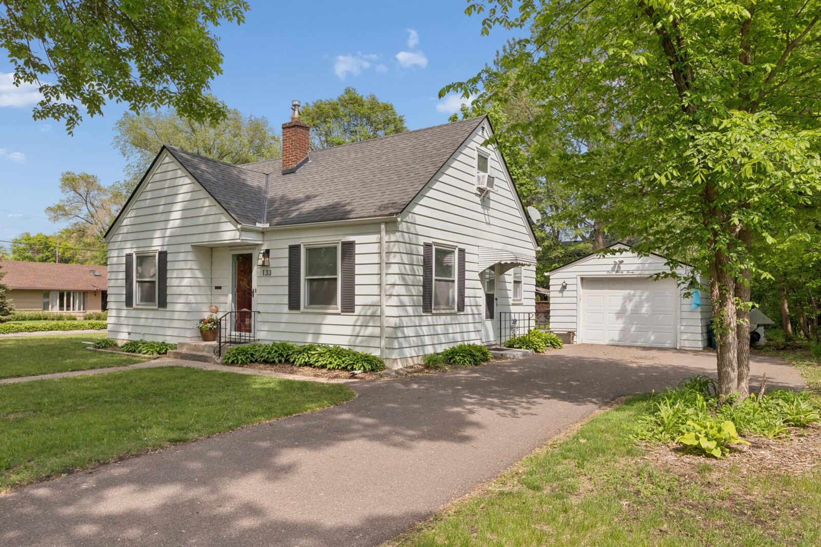 Property Photo:  133 Ridgewood Drive  MN 55343 