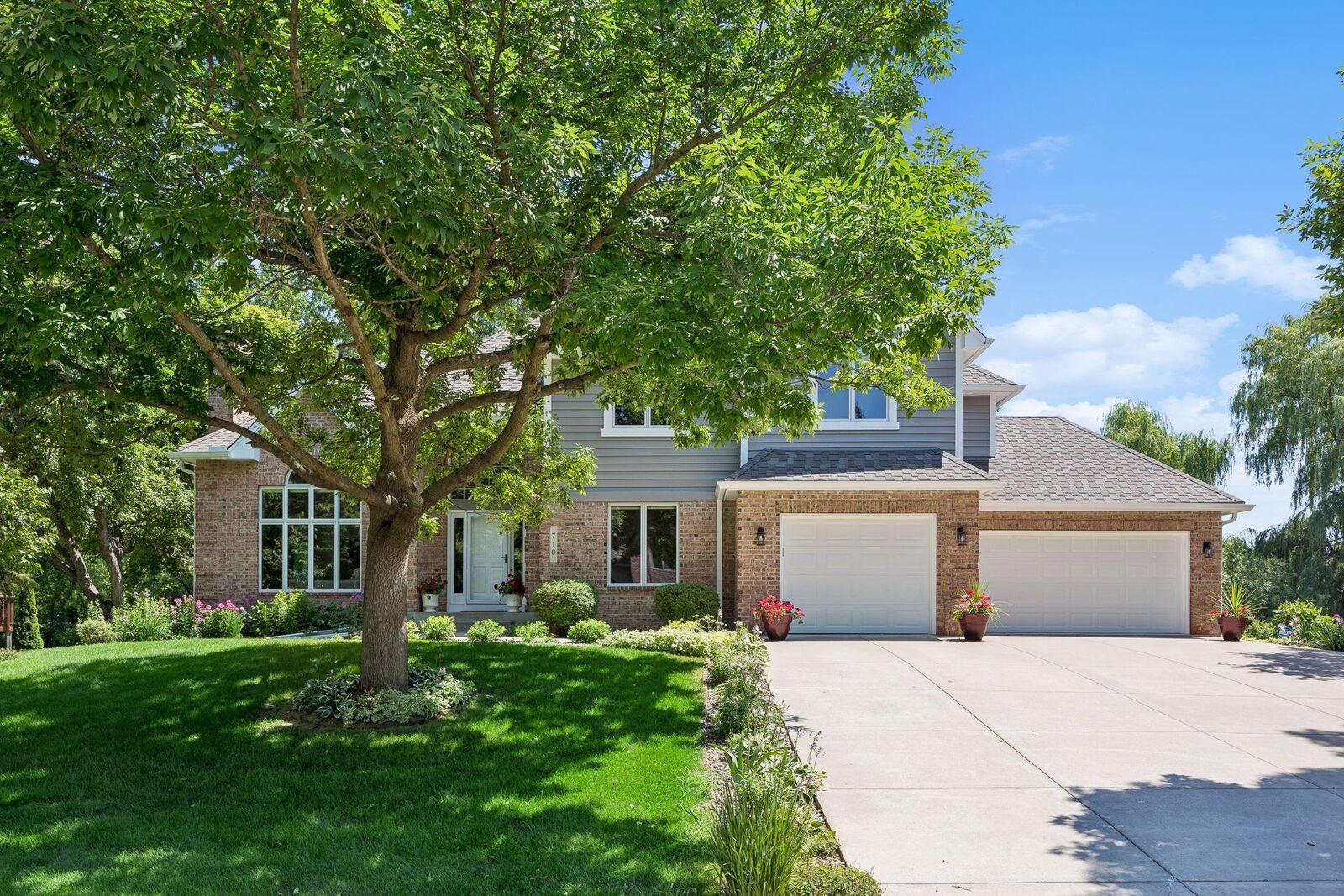 Property Photo:  710 Olive Lane N  MN 55447 