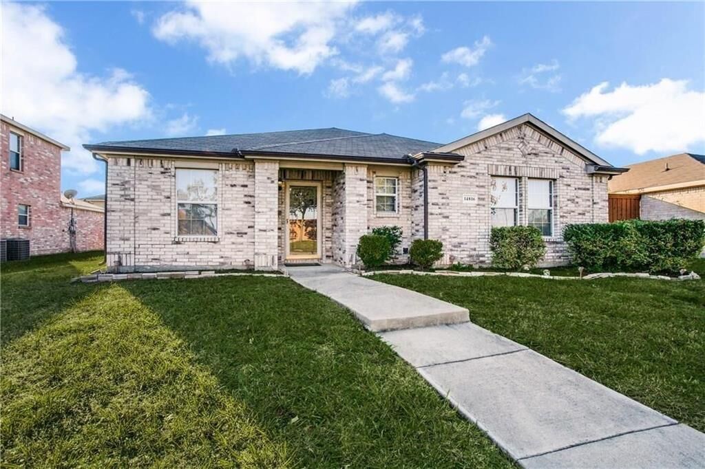 Property Photo: 14816 S Spring Ridge Circle TX 75180