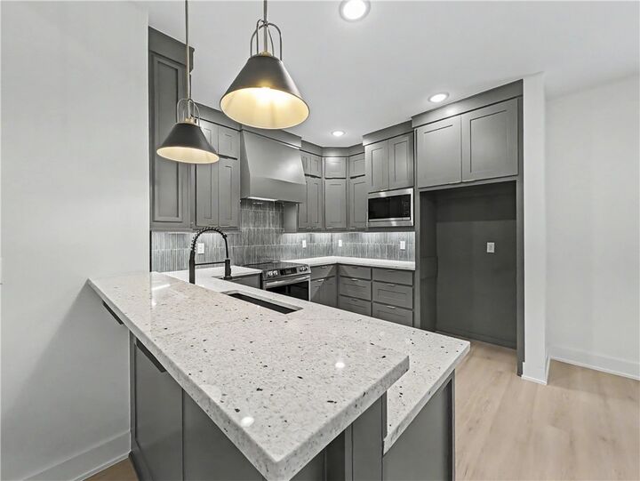 Property Photo:  1 Greetham Lane  AR 72714 