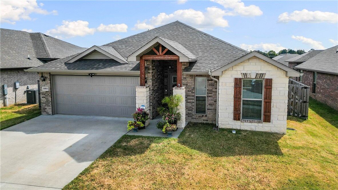 Property Photo:  6004 NW Ettie May Street  AR 72713 