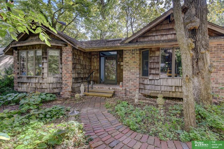 Property Photo: 2659 S 96 Circle NE 68124