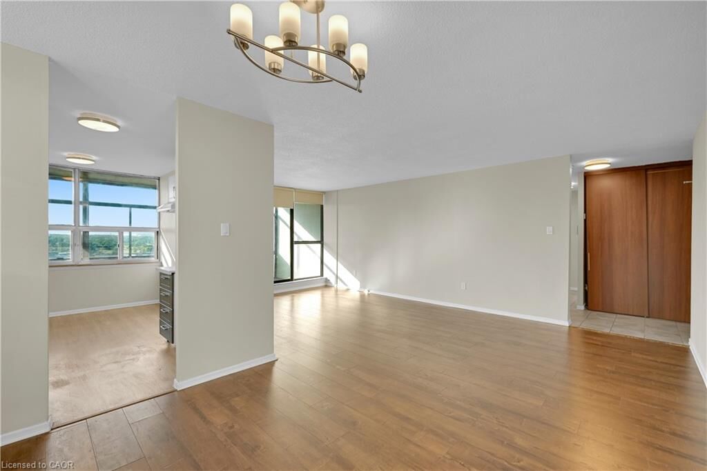 Property Photo:  25 Kensington Road 1612  ON L6T 3W8 