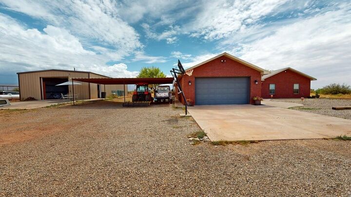 Property Photo:  184 La Luz Gate Rd  NM 88310-0000 