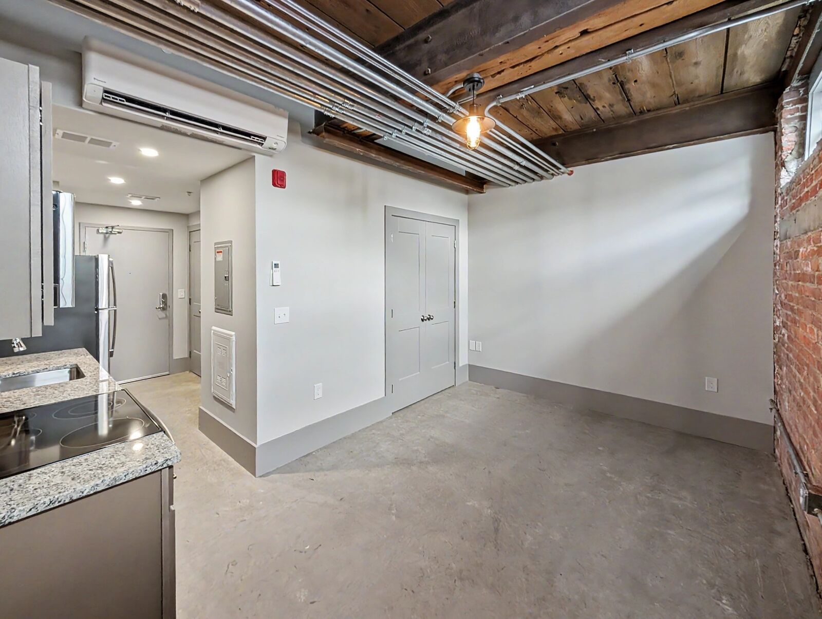 Property Photo:  90 Grove St Ll6  MA 01605 