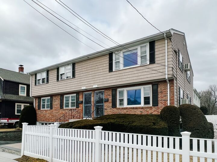 Property Photo:  22 Chandler St 2  MA 02472 
