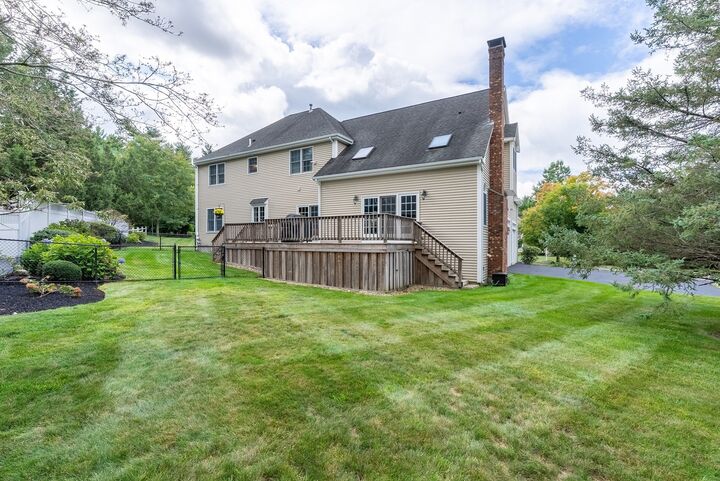 Property Photo: 16 Ridgeview Lane MA 02048