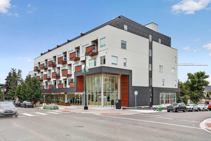 Property Photo:  3450 19 Street SW 307  AB T2T 6V7 
