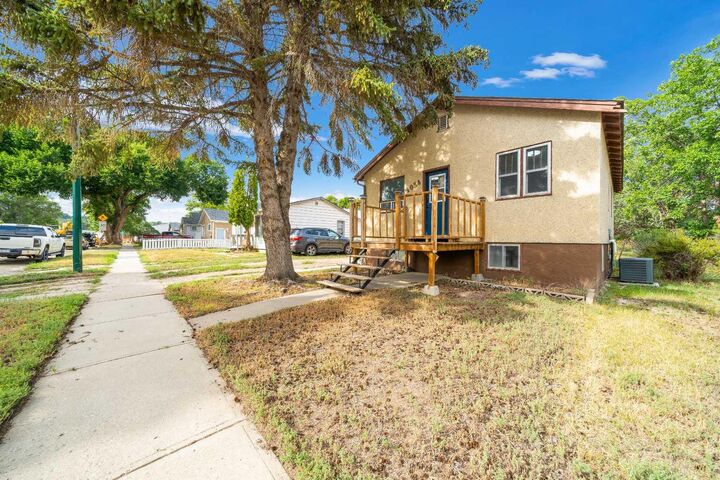 Property Photo:  1034 Factory Street SE  AB T1A 1X7 