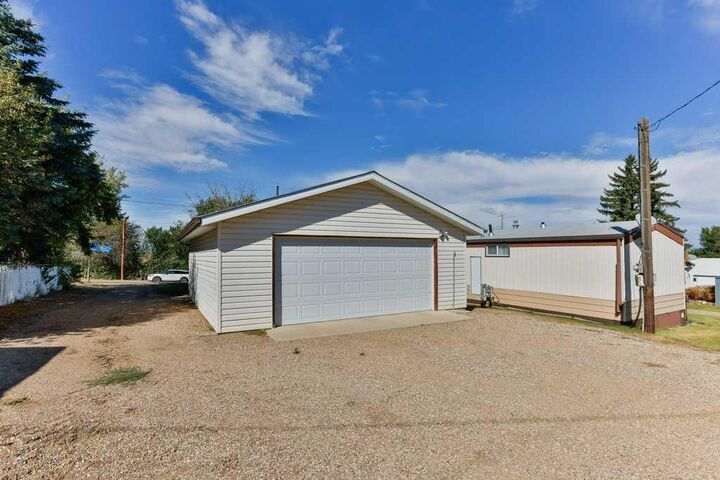 Property Photo:  204 1 Street N  AB T0L 1G0 