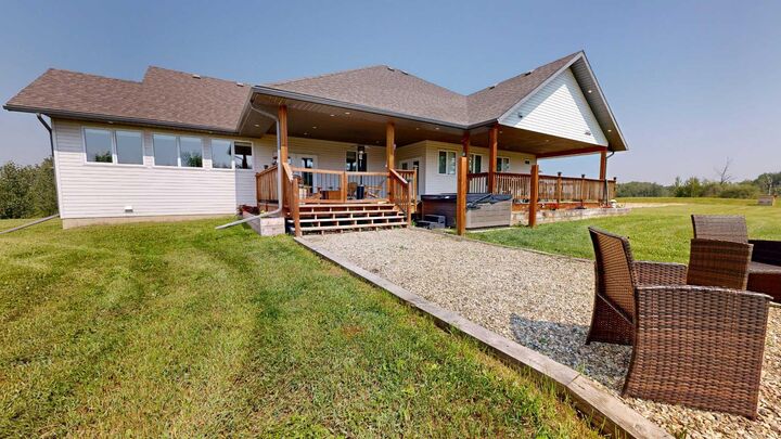 Property Photo:  711045 Range Road 53  AB T8W 5A3 