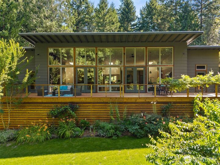 Property Photo:  13123  Phelps Road NE  WA 98110 