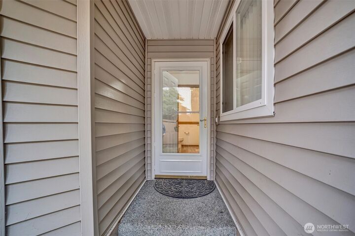 Property Photo: 15 87th Avenue NE B WA 98258