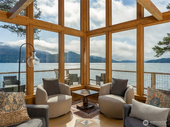 Property Photo:  122  Lohman Lane  WA 98245 