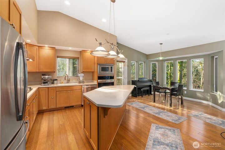 Property Photo: 7337 151st Avenue NE WA 98052