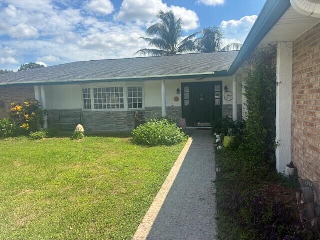 Property Photo: 7866 Saint Andrews Road FL 33467