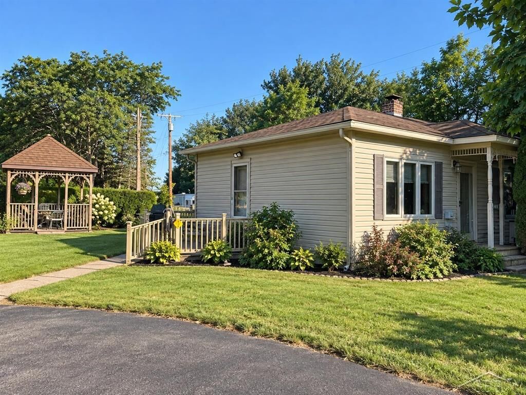 Property Photo:  506 N Elevator Road  MI 48634 