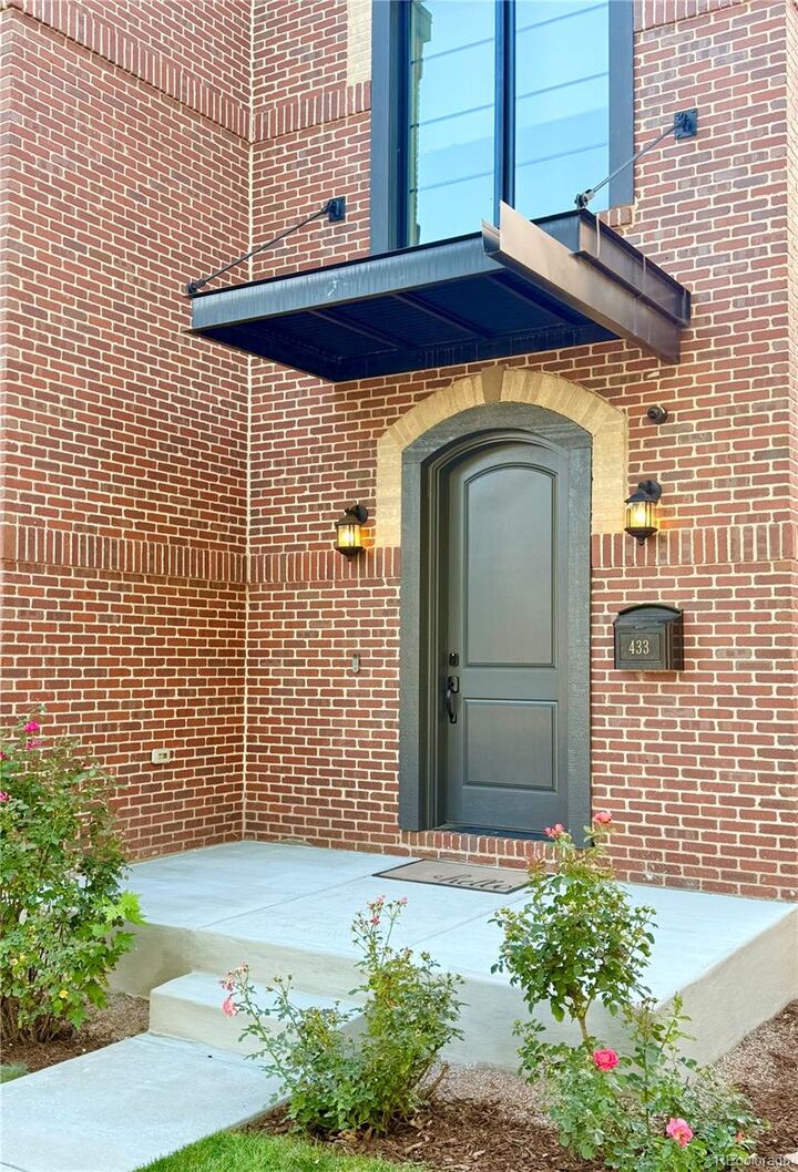 Property Photo: 433 S Humboldt Street CO 80209
