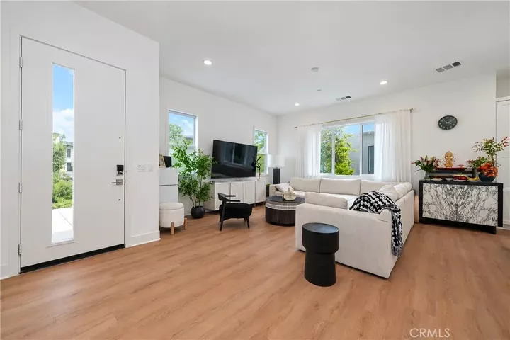 Property Photo: 107 Sawbuck CA 92618