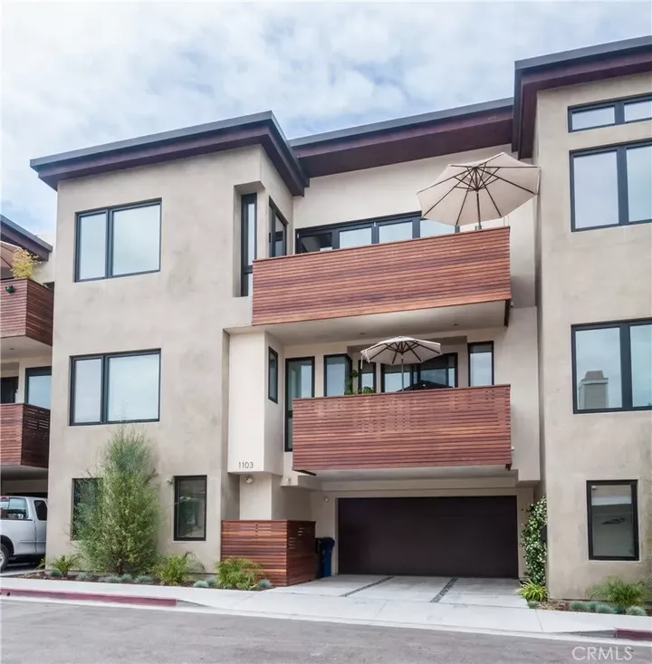 Property Photo: 1103 Cypress Avenue CA 90254