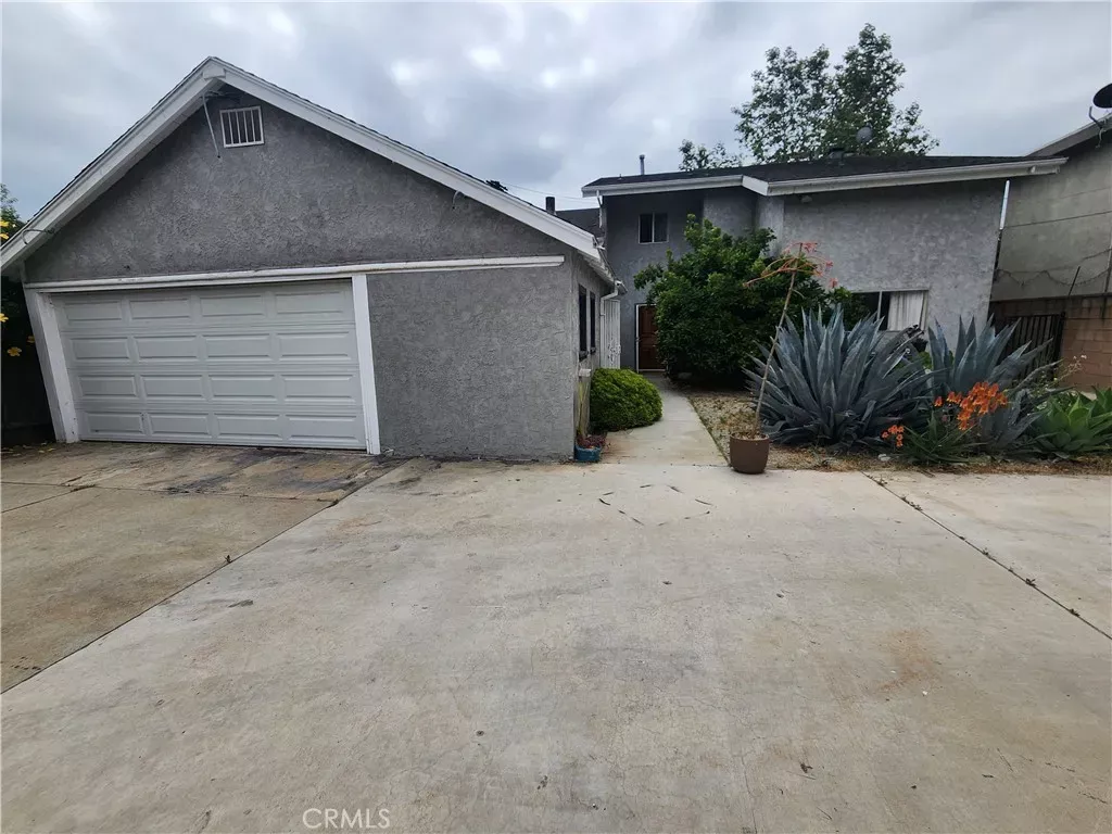 Property Photo:  2912 Acresite Street 1/2  CA 90039 