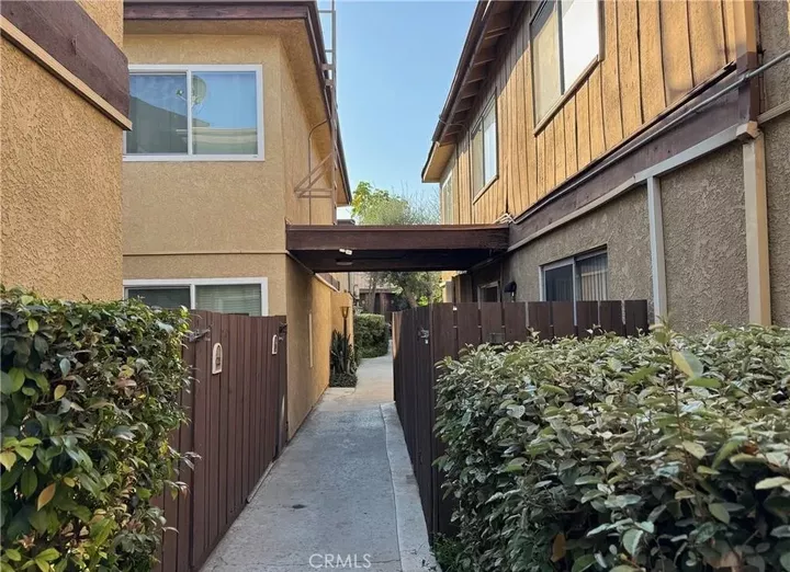 Property Photo:  7301 Lennox Avenue D10  CA 91405 