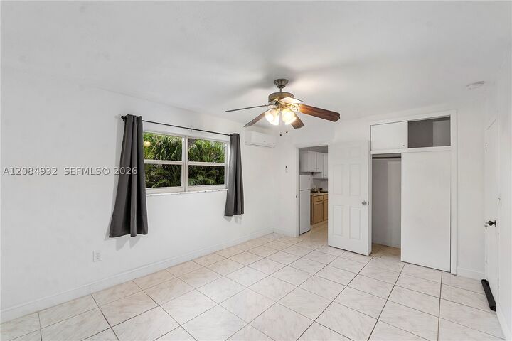 Property Photo: 7812 Juniper St B FL 33023